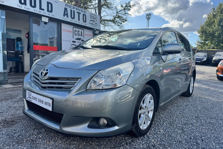 TOYOTA VERSO
