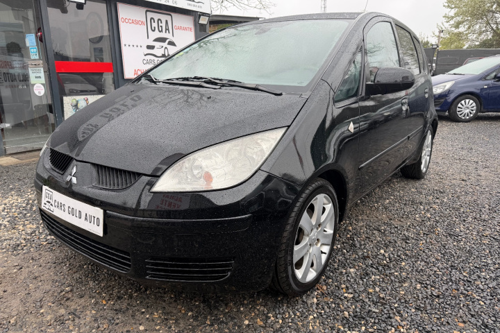 MITSUBISHI COLT